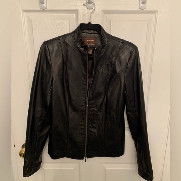 Danier leather Womens jacket - Picture 5 of 9